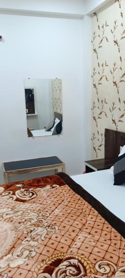 Shree Gorakhnath Guest House Ayodhya Exterior foto